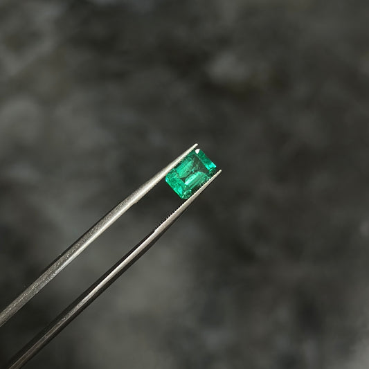 Colombian Emerald / 0.85ct / 4.8mm x 7mm