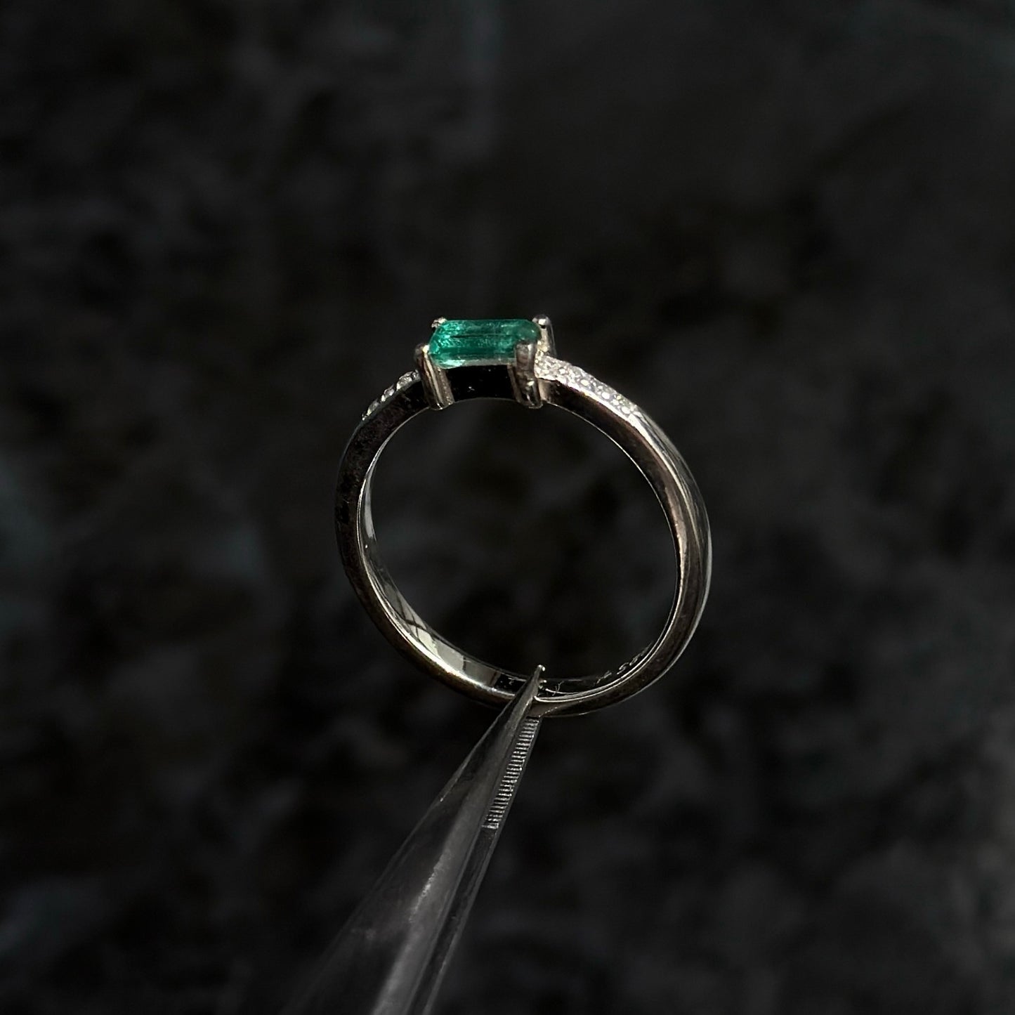 Anillo de Lujo #6.5 / Esmeralda / Plata 925