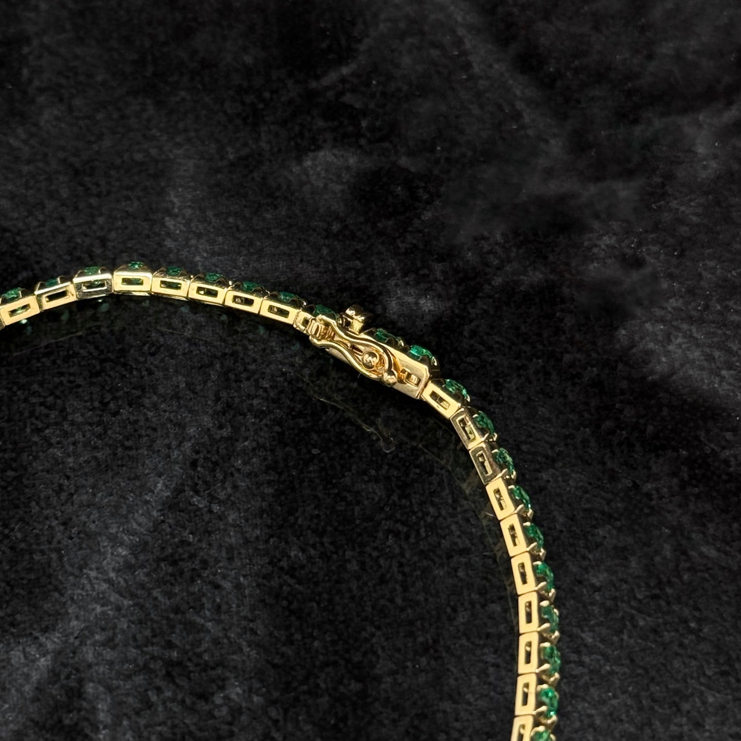Pulsera Tenis de Lujo / Esmeraldas / Oro 18K