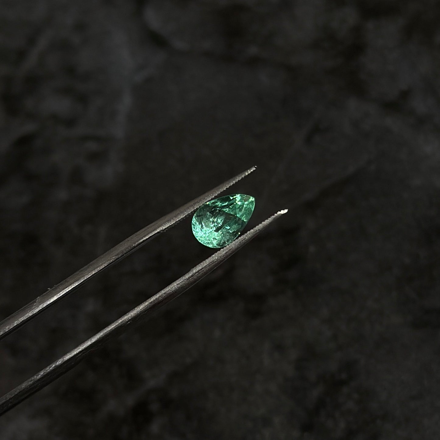Esmeralda Lágrima Certificada / 1,08ct / 7.96mm × 5.47mm x 4.78 mm