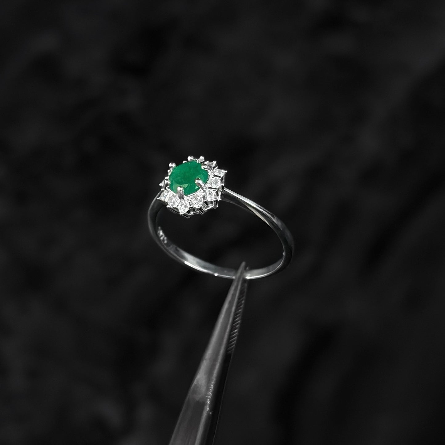 Anillo de Lujo #7 / Esmeralda Colombiana / Plata 925