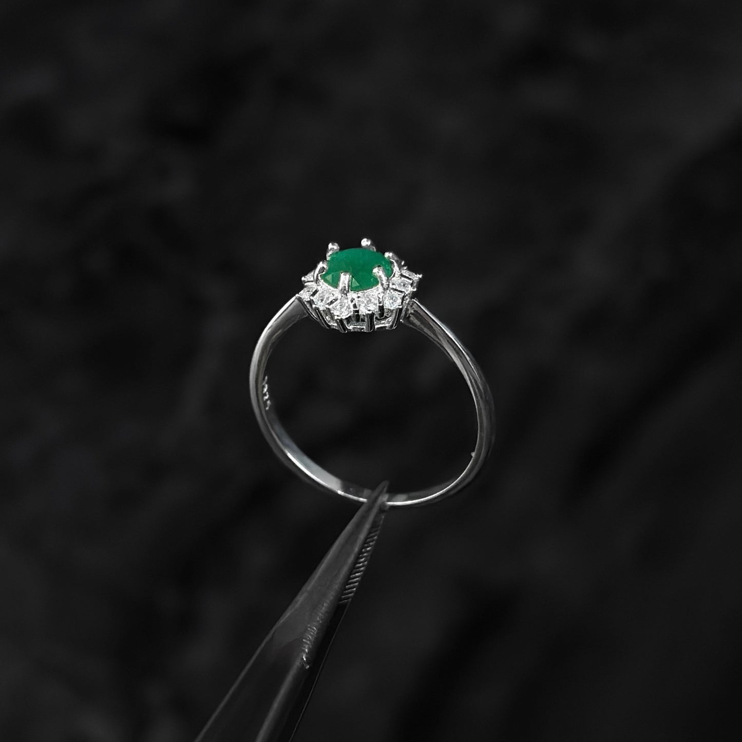 Anillo de Lujo #7 / Esmeralda Colombiana / Plata 925