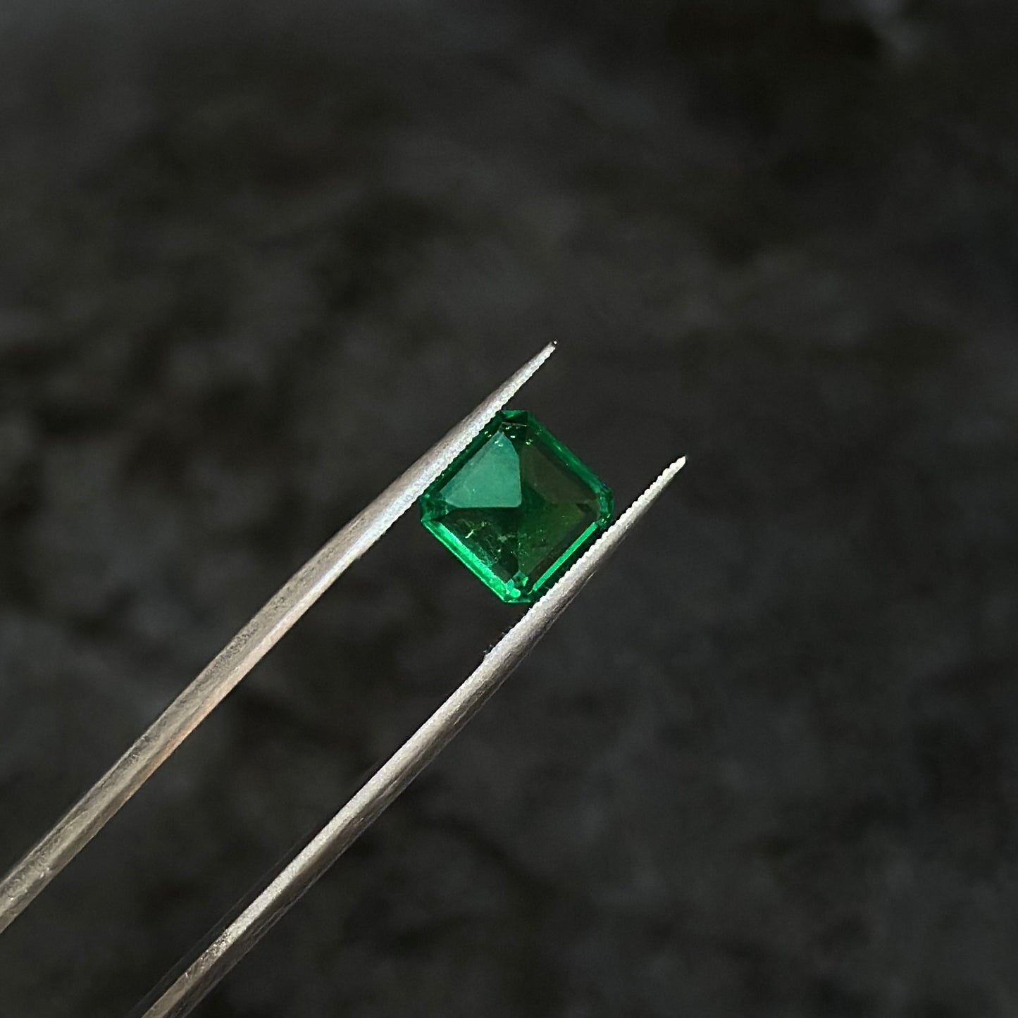Esmeralda Certificada / 1,60ct / 7mm x 6.9mm x 5.1mm