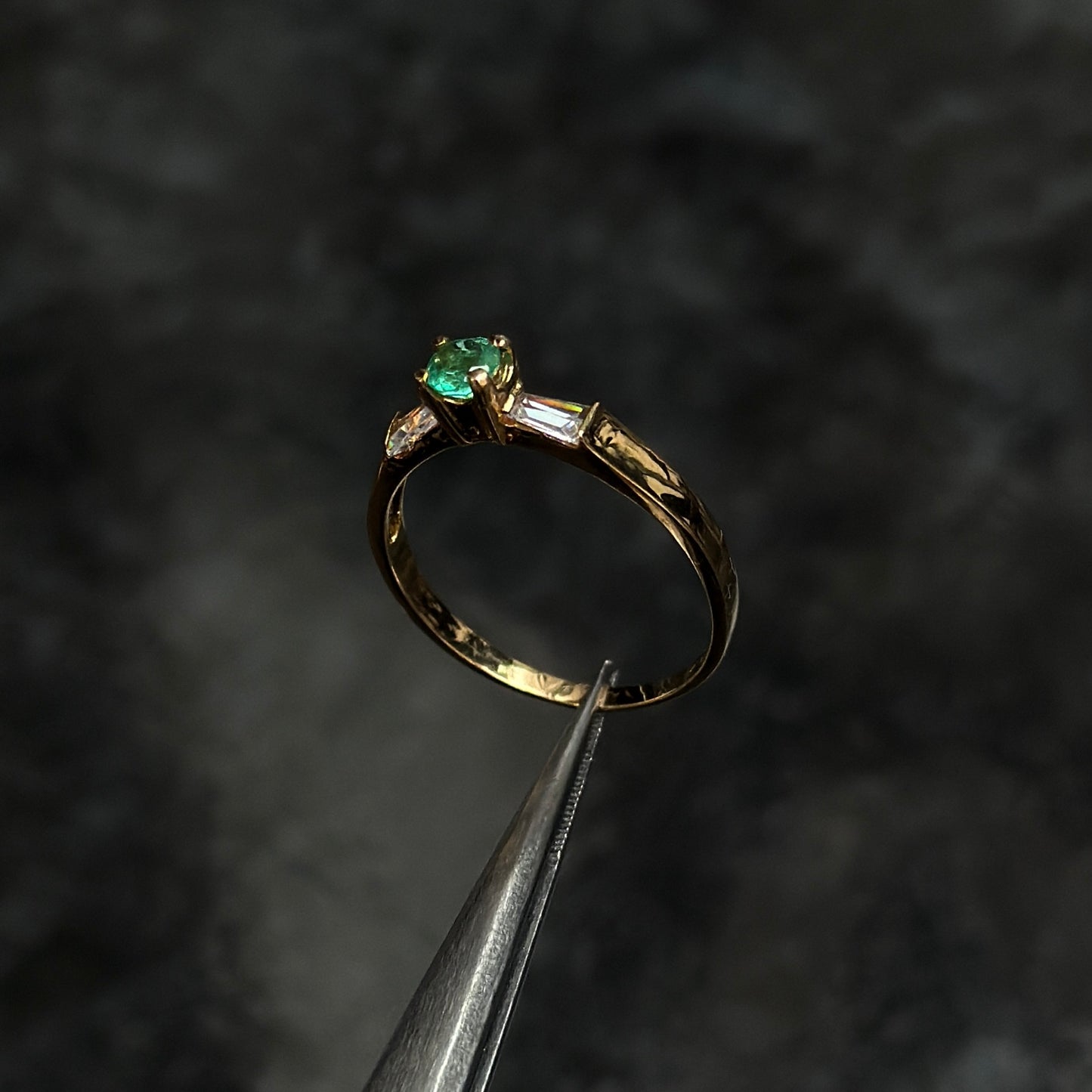 Anillo de Lujo #7 / Oro 18K / Esmeralda Colombiana