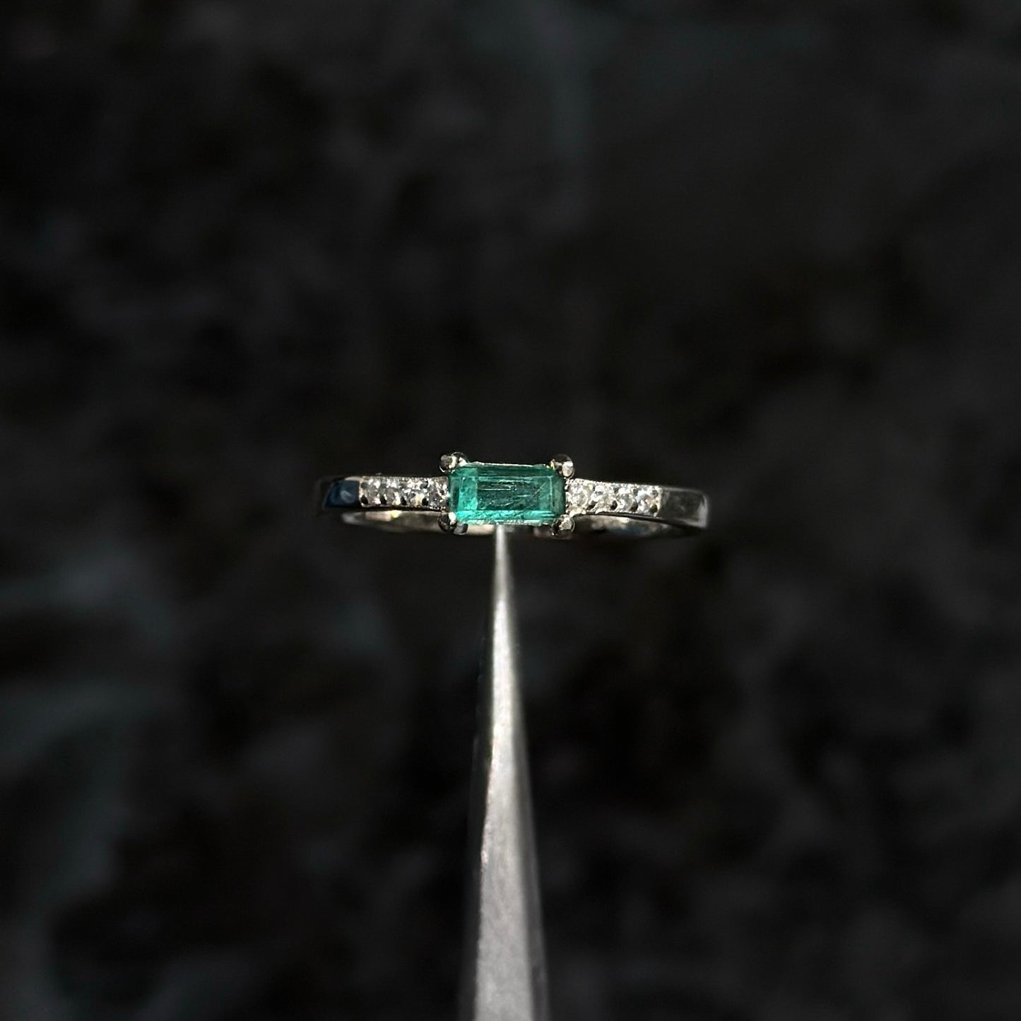 Anillo de Lujo #6.5 / Esmeralda / Plata 925