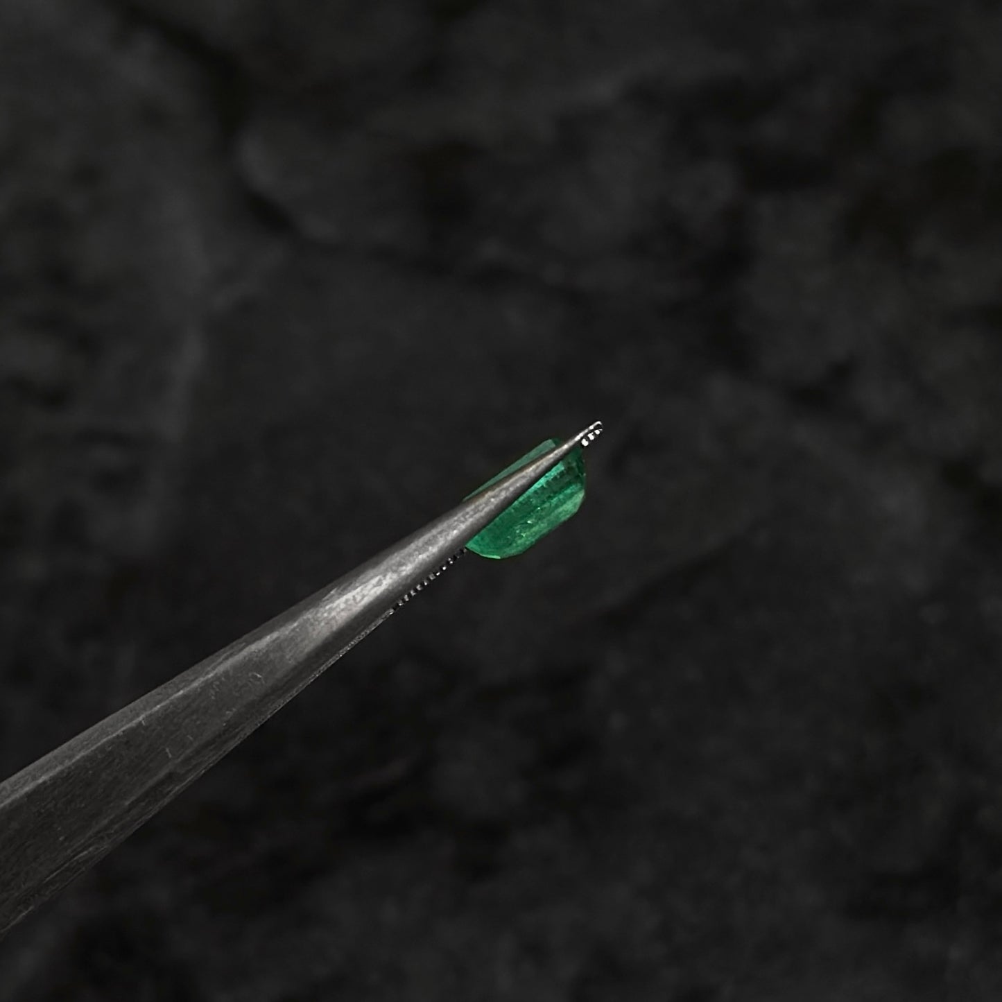 Esmeralda Certificada / 0,9ct / 4.4mm x 7.2mm x 3.5mm
