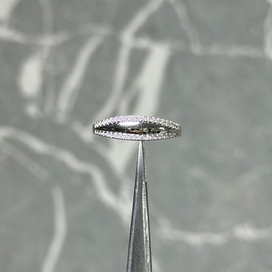 18K Gold Ring / Natural Diamonds