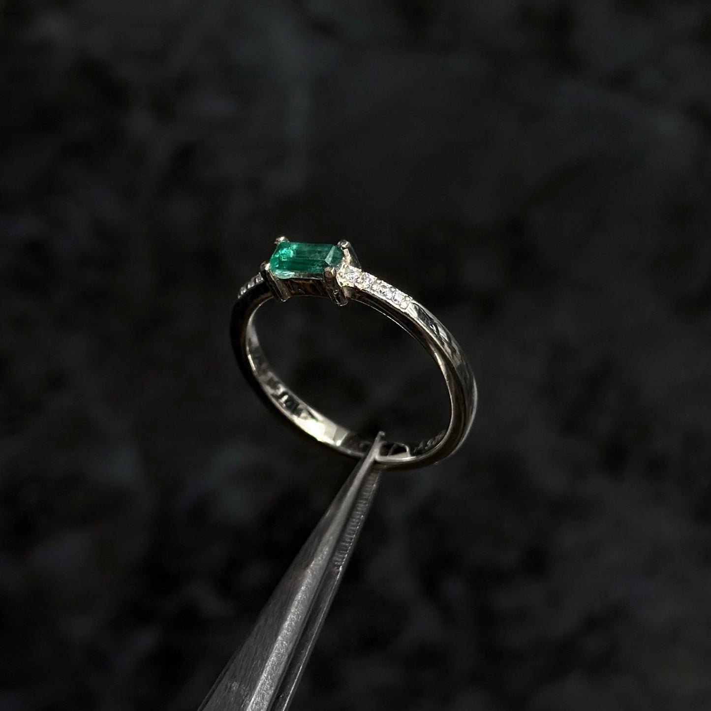 Anillo de Lujo #6.5 / Esmeralda / Plata 925