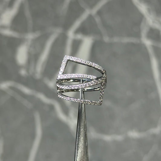 18K Gold Ring / Natural Diamonds
