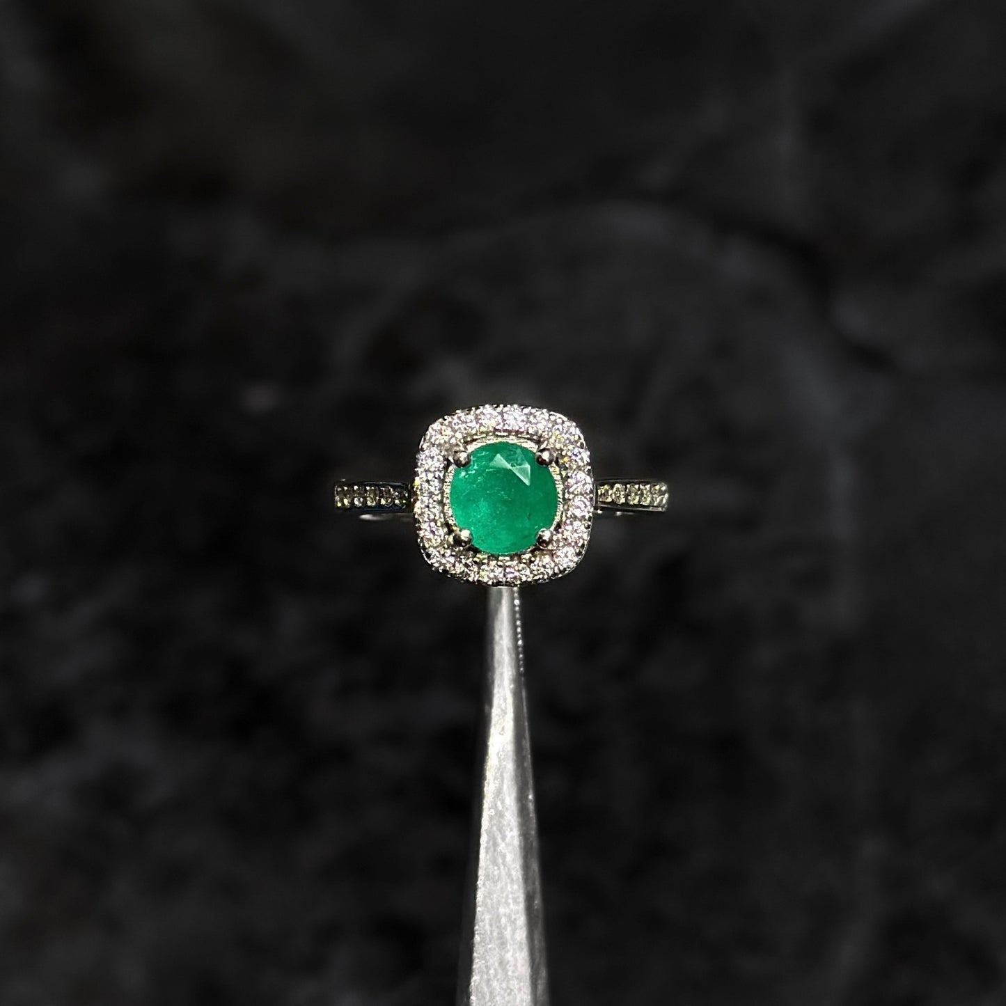 Anillo de Lujo #5 / Esmeralda Colombiana / Plata 925