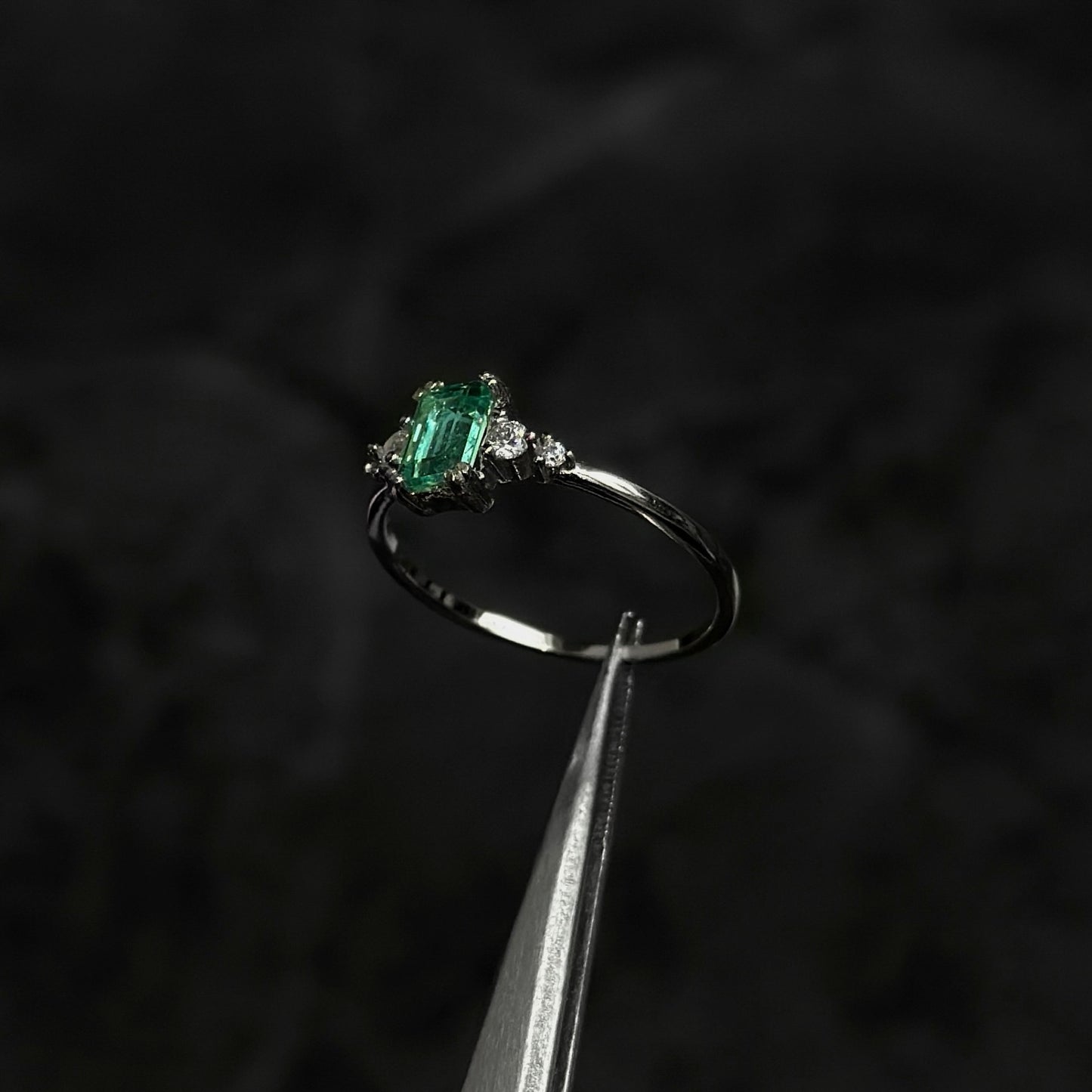 Anillo de Lujo #6 / Esmeralda Colombiana / Plata 925