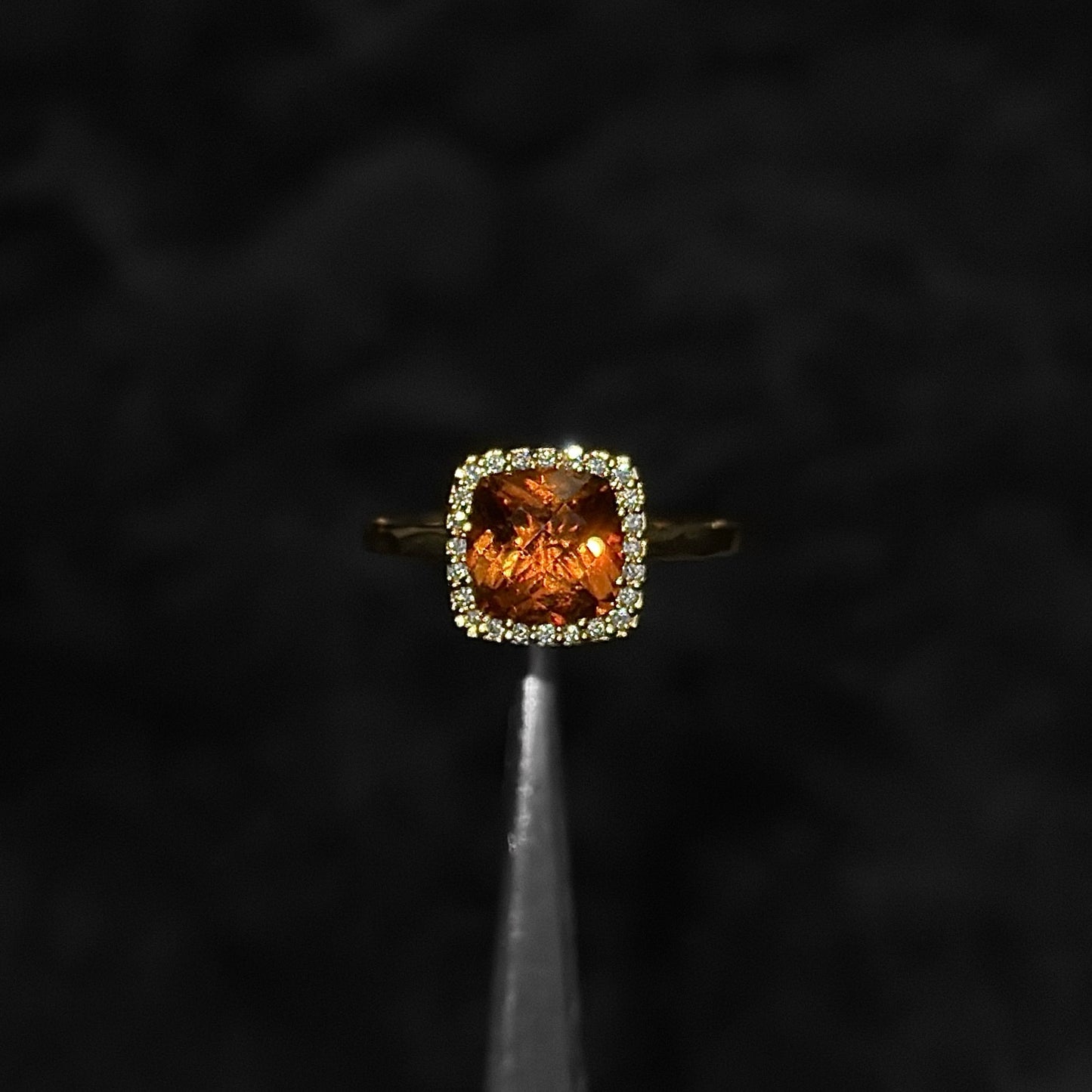 Anillo Alta Joyería / Topacio Natural / Diamantes / Oro 18K