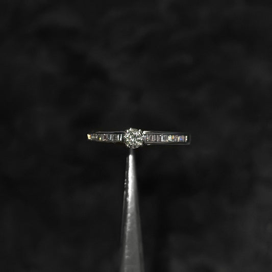 Anillo Alta Joyería / Diamantes Naturales / Oro Blanco 18K