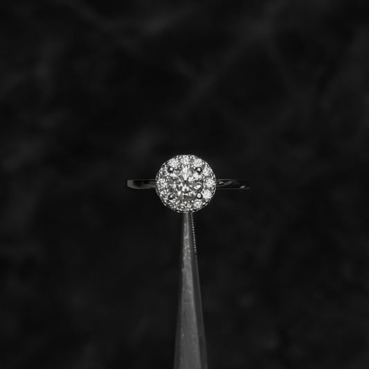 Anillo de Lujo #5.5 / Moissanita Lab / Plata 925