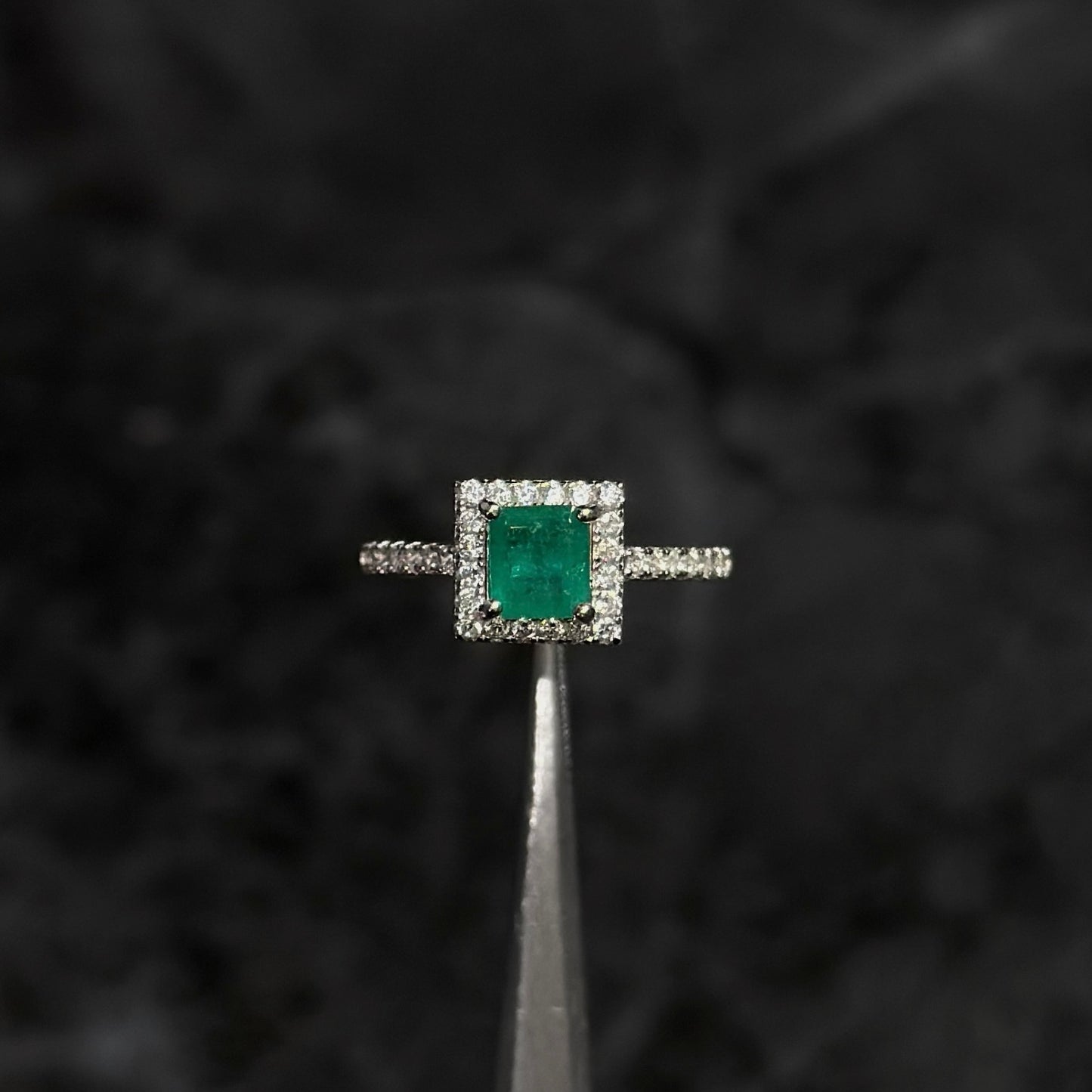 Anillo de Lujo #5 / Esmeralda Colombiana / Plata 925