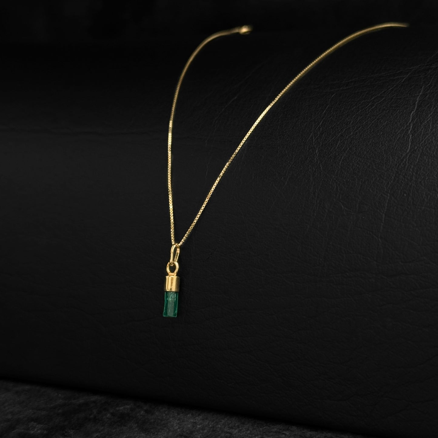 Cadena Veneciana Mini / Dije Canutillo de Esmeralda / Oro 18K