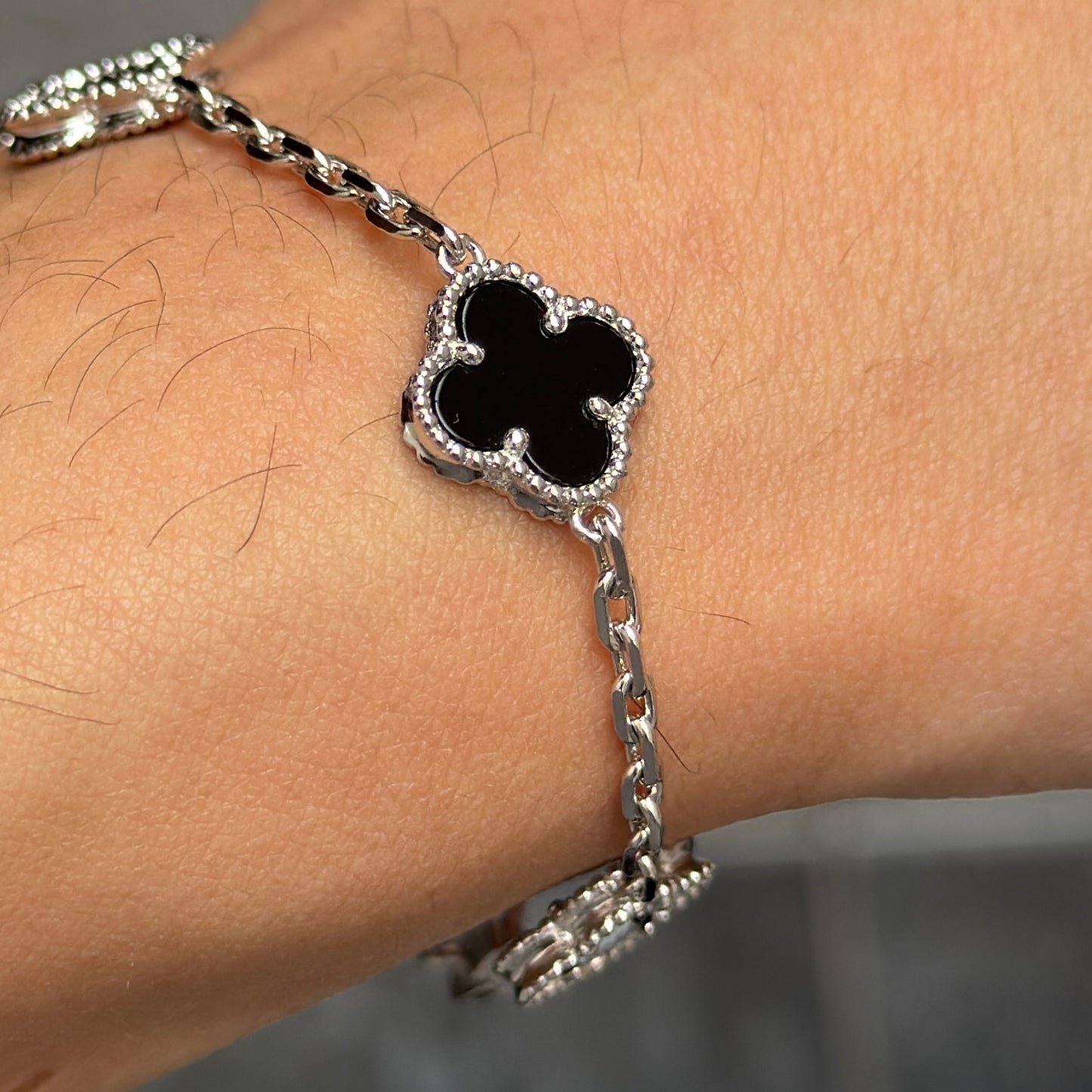 Pulso Lucky Clover / Black / 18.5cm / Plata 925