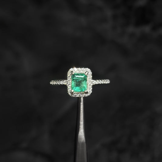 Anillo de Lujo #6 / Esmeralda Colombiana / Plata 925