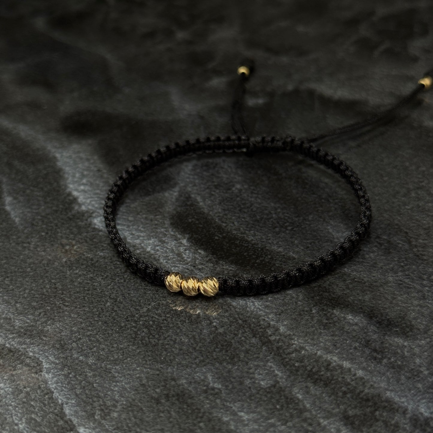 Pulsera Tejida / Balines Oro 18K