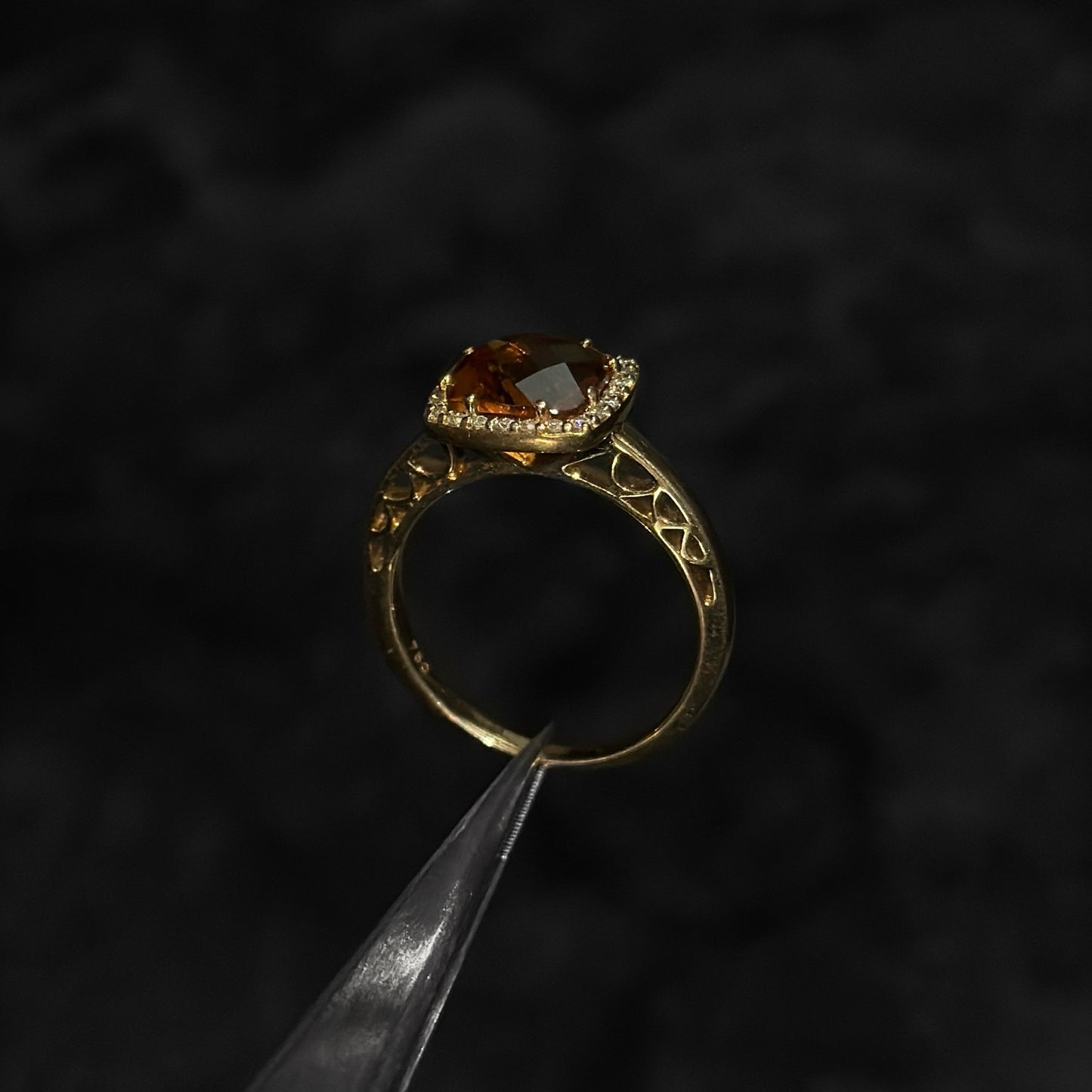 Anillo Alta Joyería / Topacio Natural / Diamantes / Oro 18K