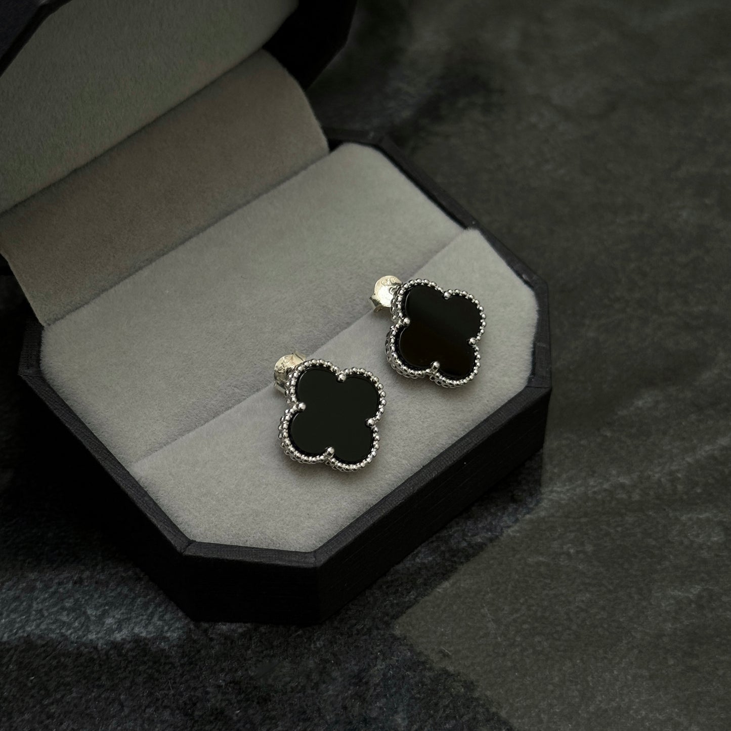 Topos Lucky Clover / Black / Plata 925