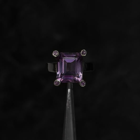 Anillo de Lujo #8 / Amatistas Naturales / Plata 925