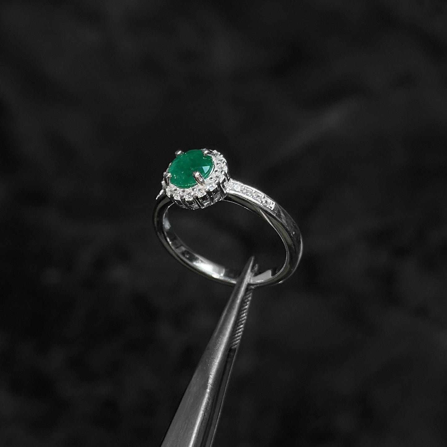 Anillo de Lujo #6 / Esmeralda Colombiana / Plata 925
