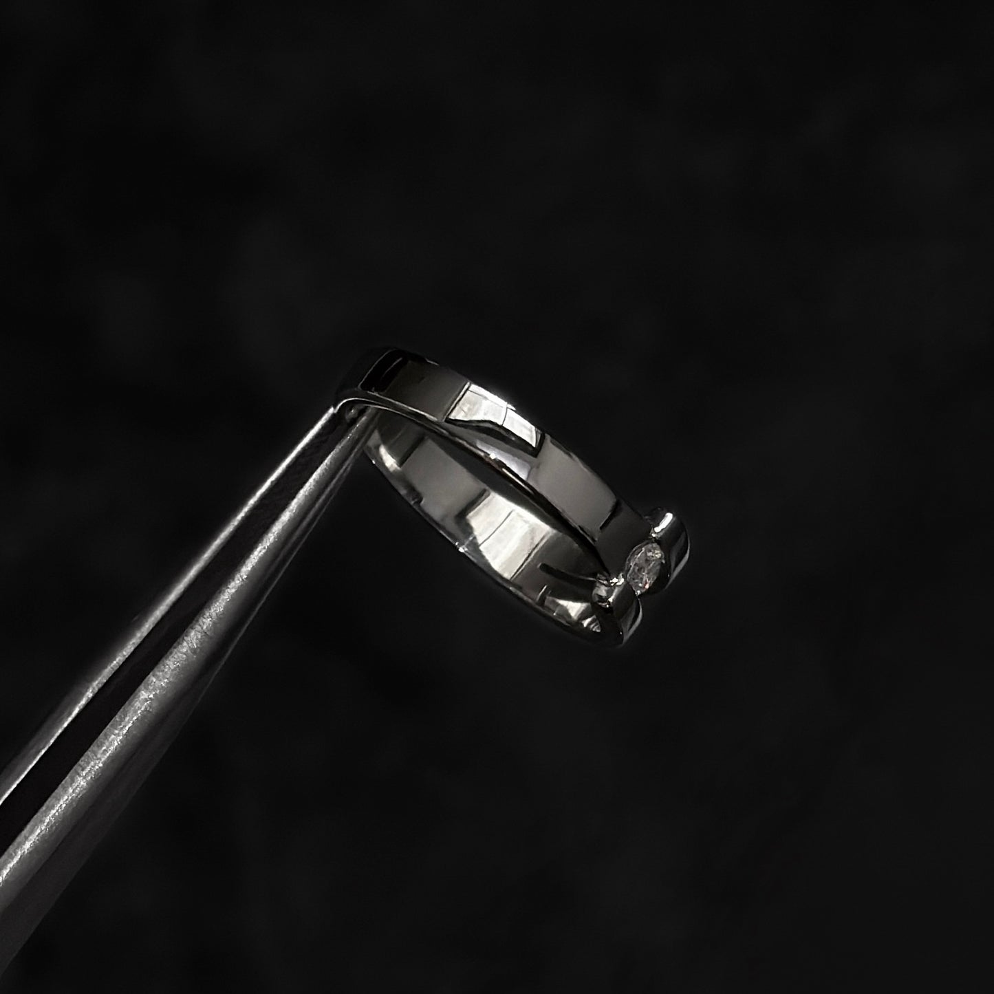 Anillo de Lujo Bajo Fabricación / Diamante Natural / Oro Blanco 18K