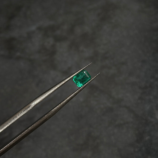 Esmeralda Colombiana / 0,58ct / 5.3mm x 3.9mm x 3.3mm