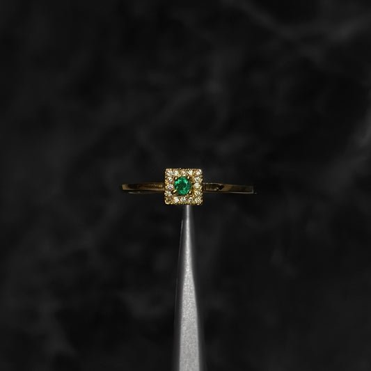 Anillo de Lujo #6 / Oro 18K / Circones / Esmeralda Colombiana