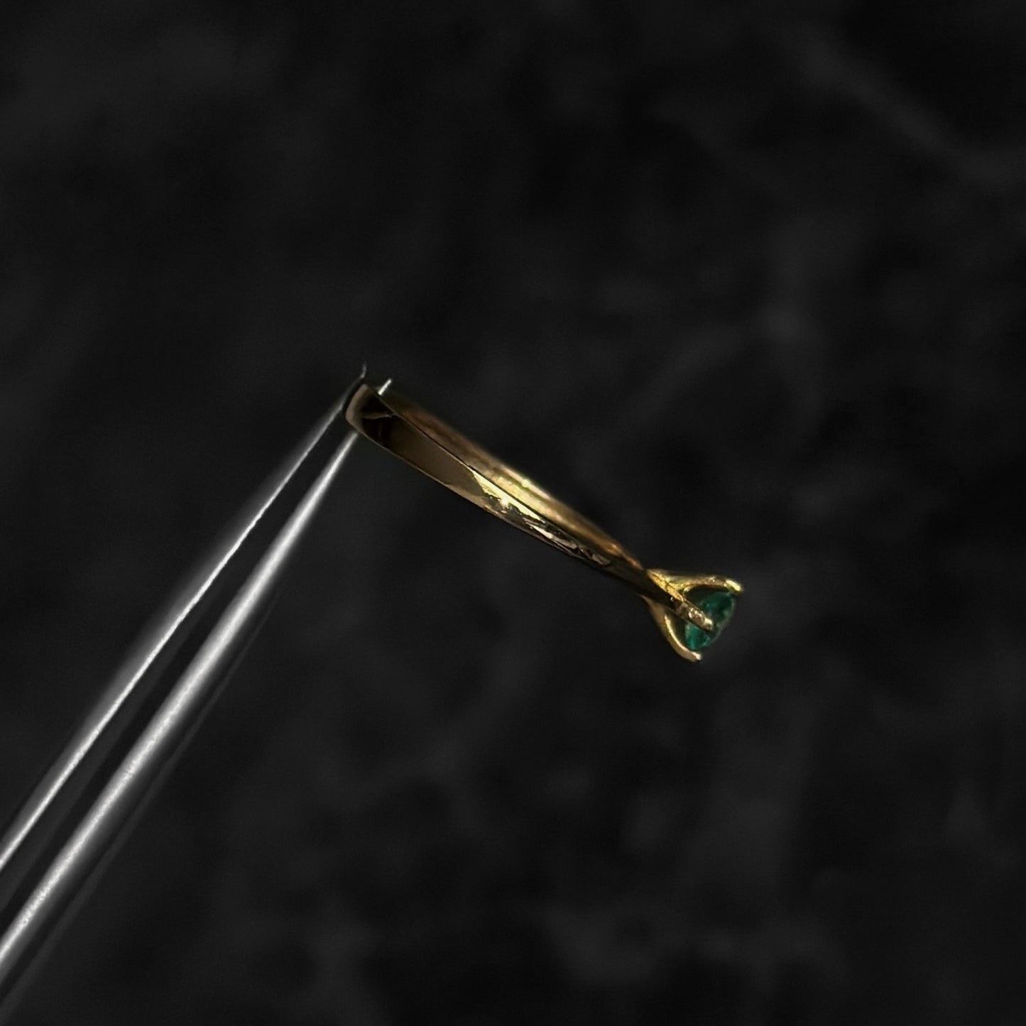 Anillo de Lujo #7 / Oro 18K / Esmeralda Colombiana