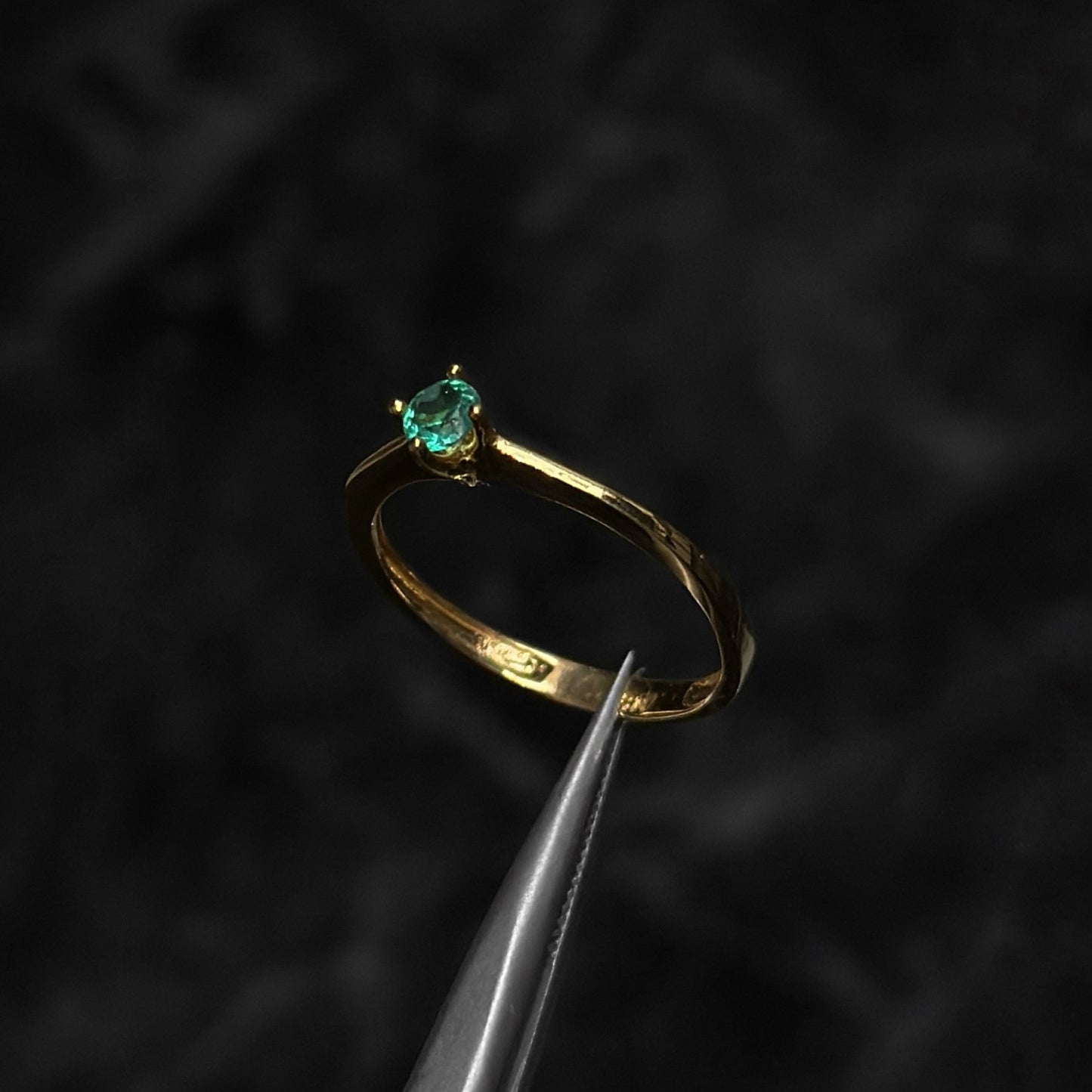 Anillo de Lujo #7 / Oro 18K / Esmeralda Colombiana