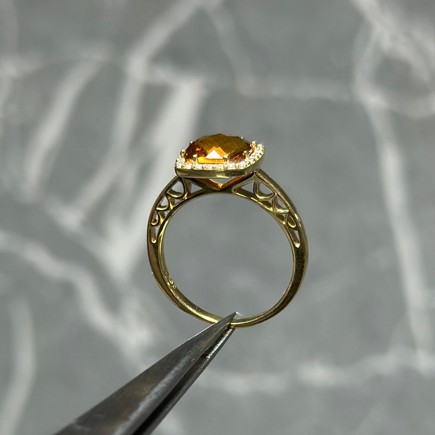 Anillo Oro 18K /Topacio / Diamantes