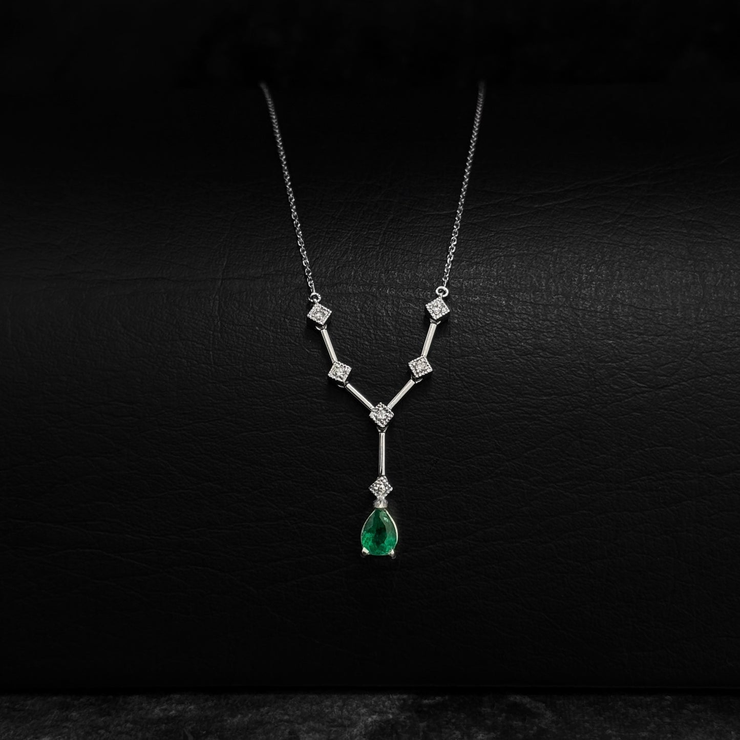 Set Alta Joyería / Cadena Dije Incrustado / Esmeralda & Diamantes / Oro 18K