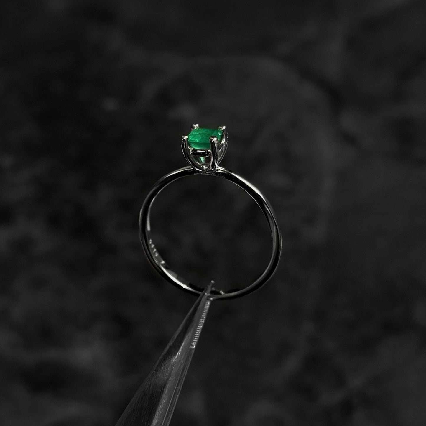 Anillo de Lujo #7 / Esmeralda Colombiana / Plata 925
