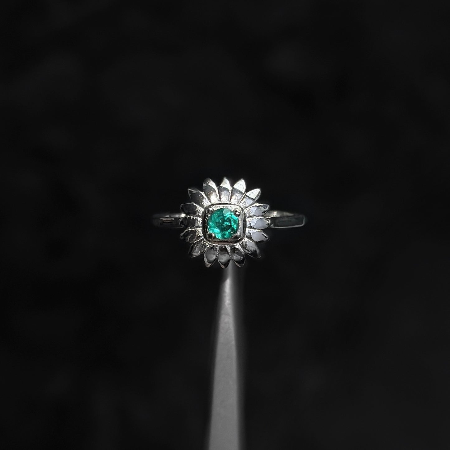 Anillo de Lujo #6 / Esmeralda Colombiana / Plata 925