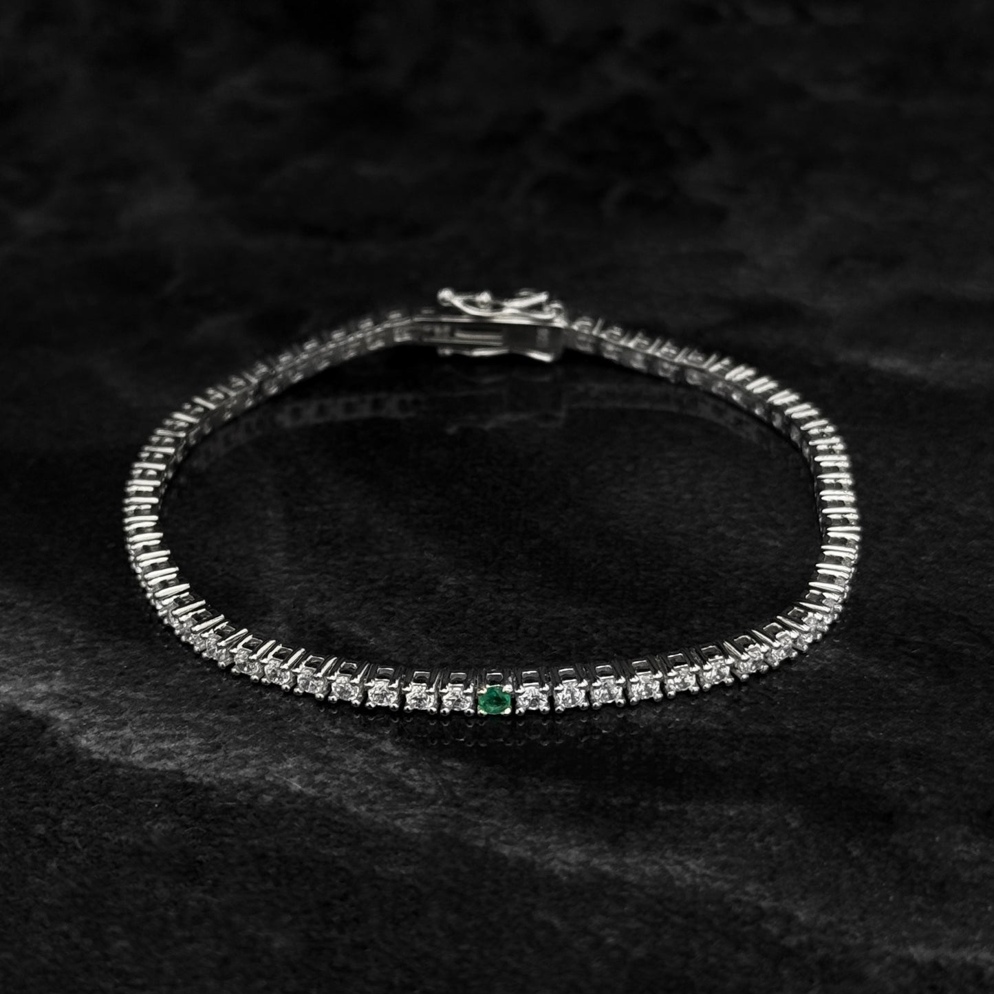 Pulsera Tenis 2mm x 17.5cm / Esmeralda Colombiana / Circones / Plata 925