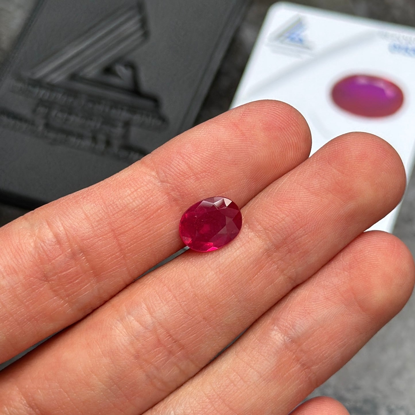 Ruby Natural 3.38ct / 8.33 x 10.59 x 4.09 mm