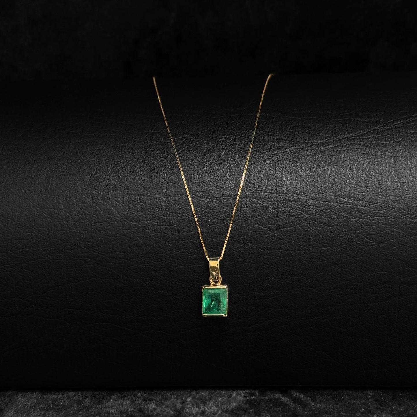 Cadena Veneciana Mini / Dije Esmeralda / Oro 18K
