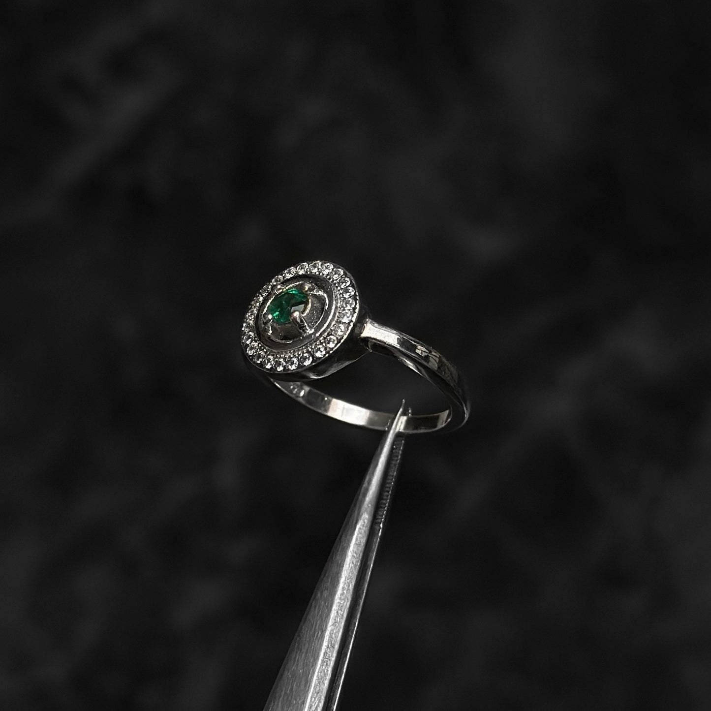 Anillo de Lujo #6.5 / Esmeralda Colombiana / Plata 925
