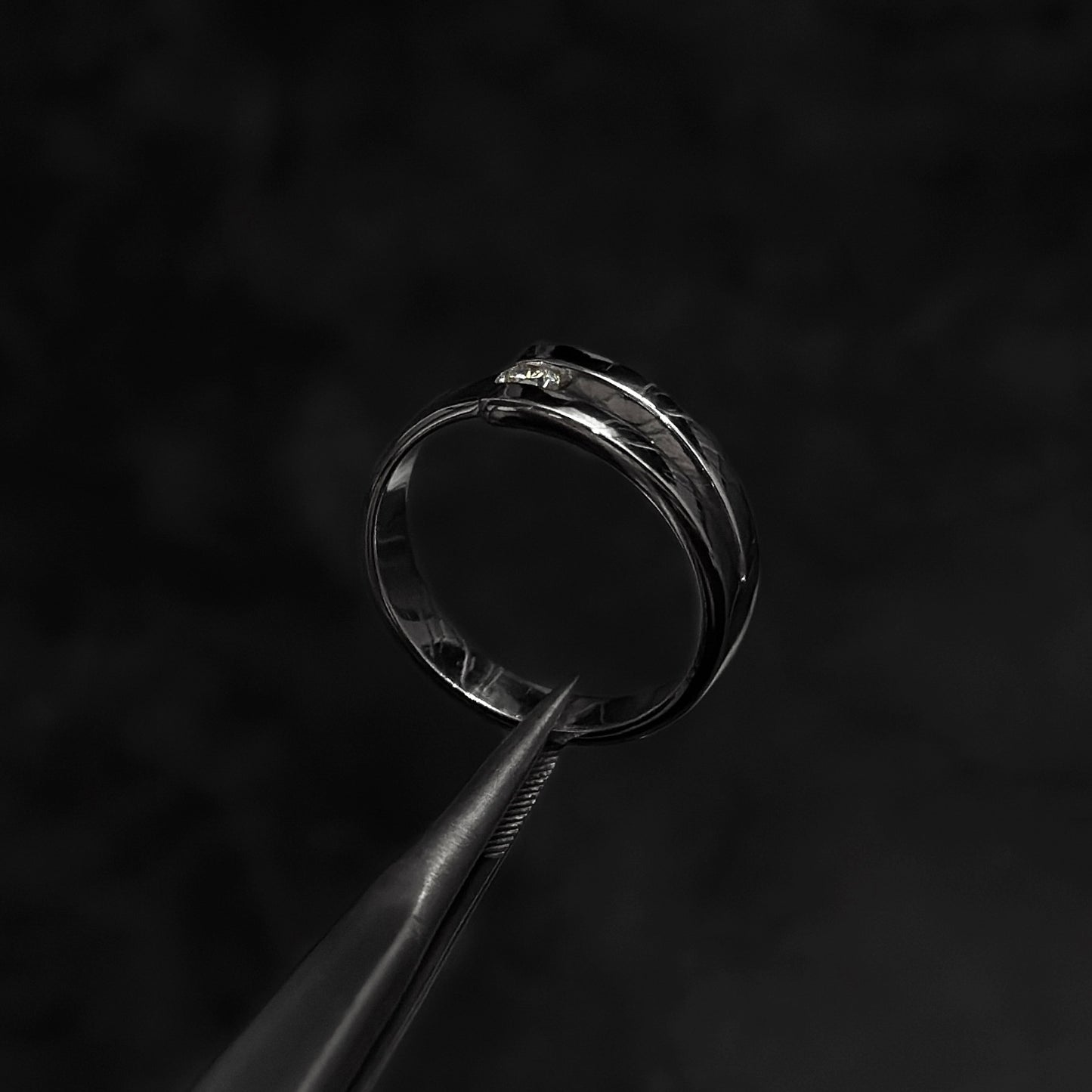 Anillo de Lujo Bajo Fabricación / Diamante Natural / Oro Blanco 18K