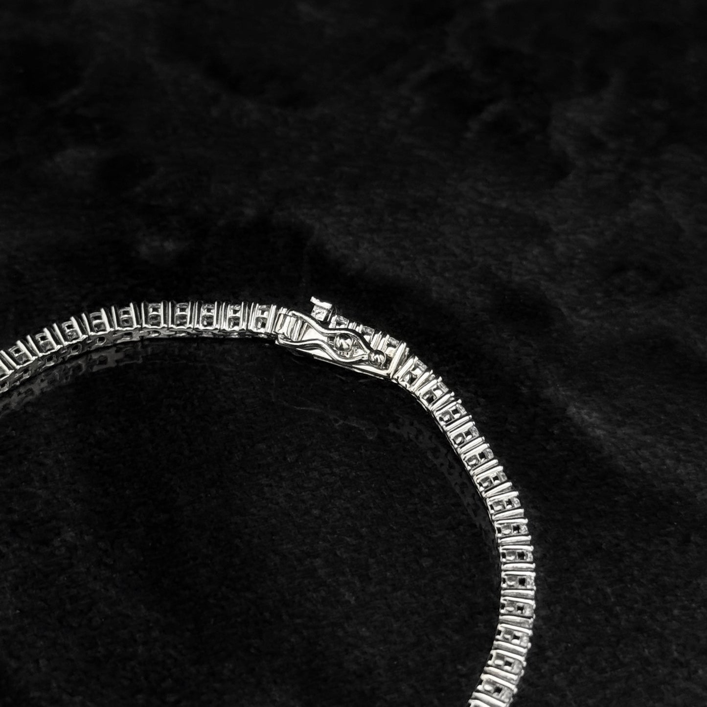Pulsera Tenis 2.5mm x 17.5cm / Esmeralda Colombiana / Circones / Plata 925