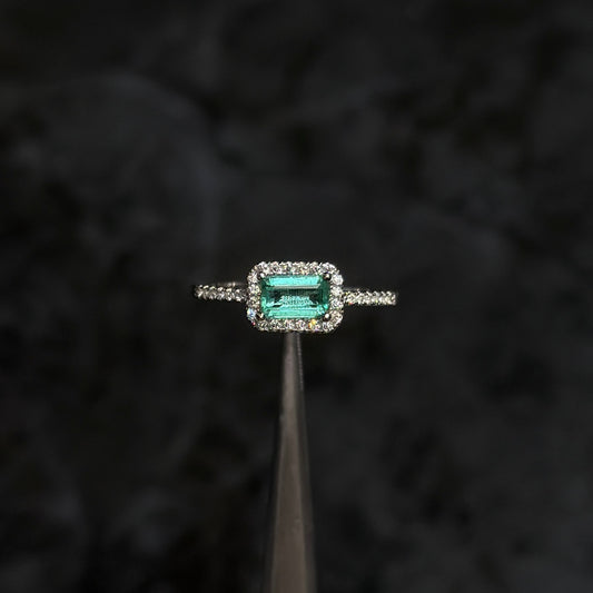 Anillo de Lujo #6 / Esmeralda Colombiana / Plata 925