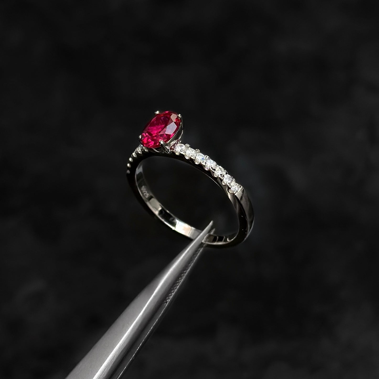 Anillo de Lujo #7 / Rubí de Laboratorio / Plata 925