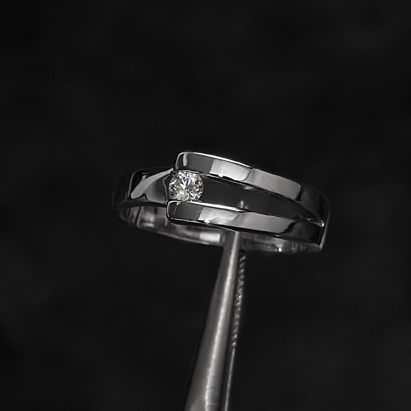 Anillo de Lujo Bajo Fabricación / Diamante Natural / Oro Blanco 18K