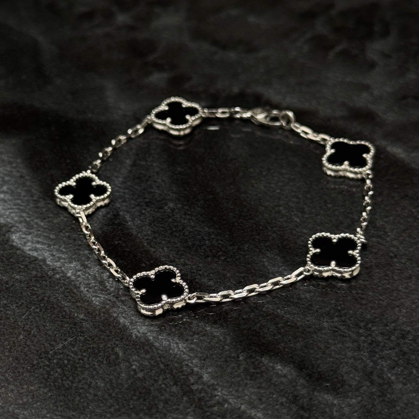 Pulso Lucky Clover / Black / 18.5cm / Plata 925