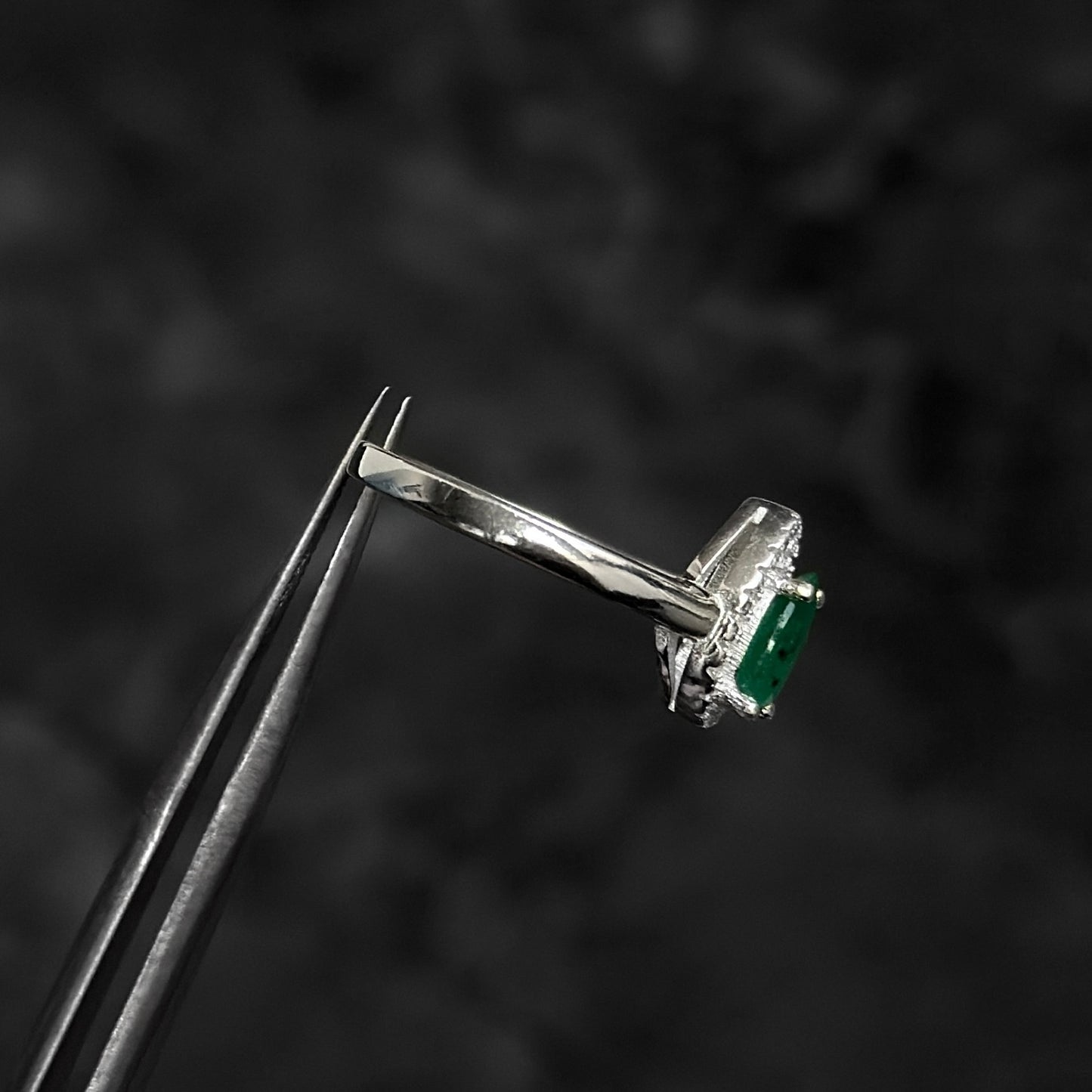 Anillo de Lujo #7 / Esmeralda Colombiana / Plata 925