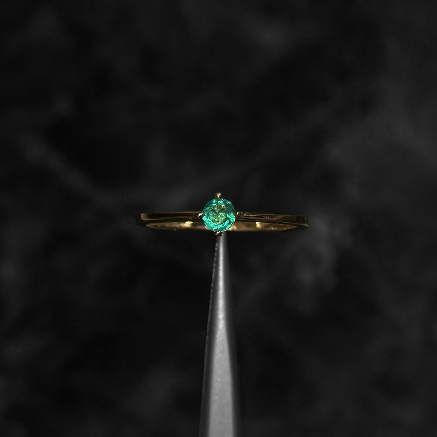 Anillo de Lujo #7 / Oro 18K / Esmeralda Colombiana
