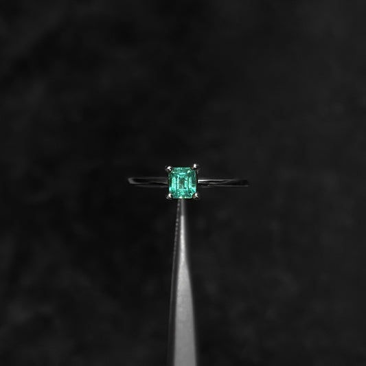 Anillo de Lujo #6 / Esmeralda Colombiana / Plata 925