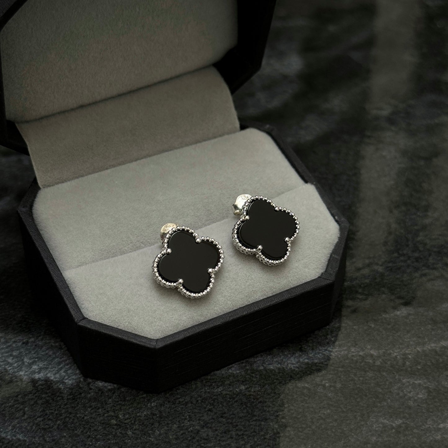 Topos Lucky Clover / Black / Plata 925